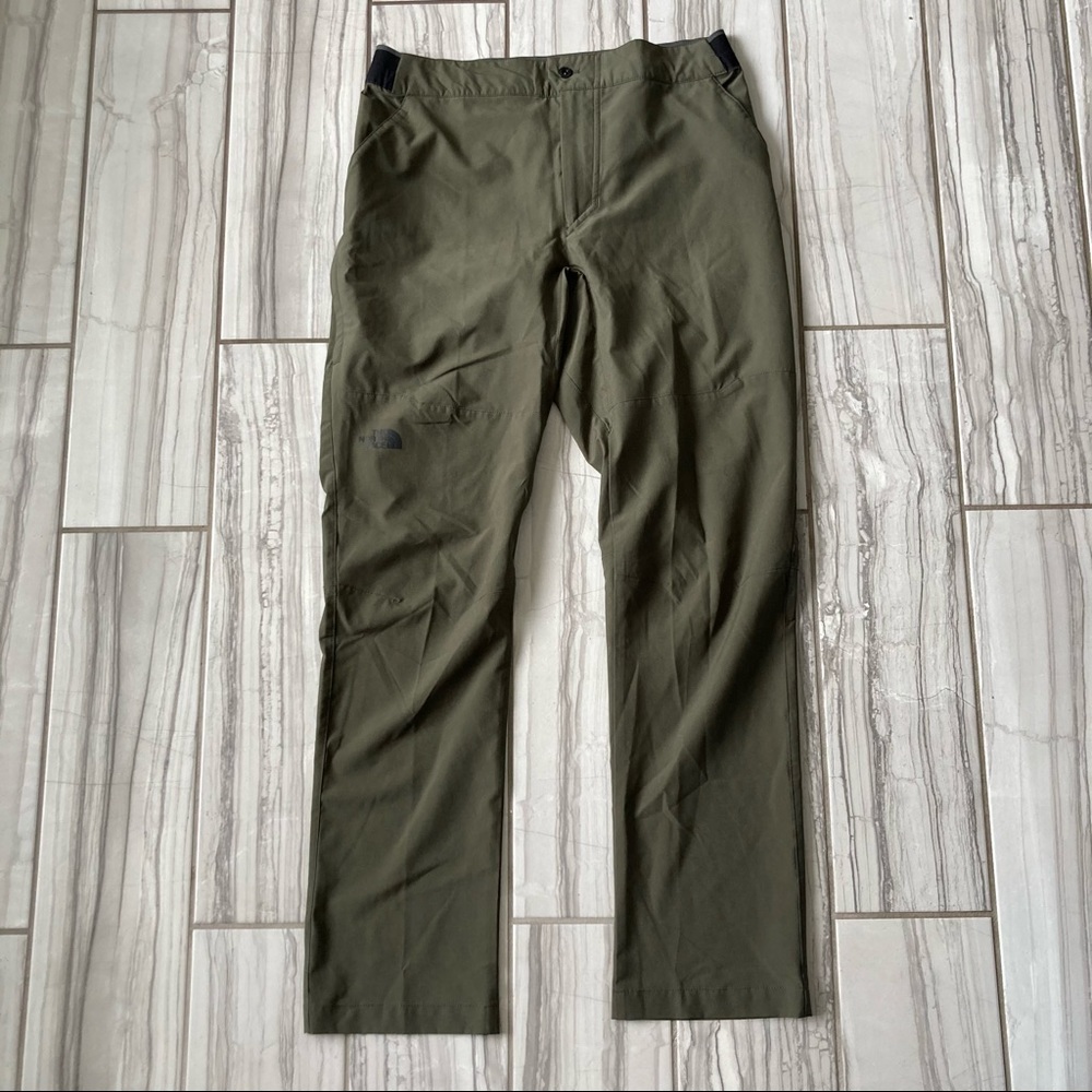 NWOT The North Face pants.